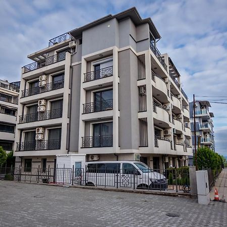 Cozy One-Bedroom Apartment In Night Breeze Бургас Экстерьер фото