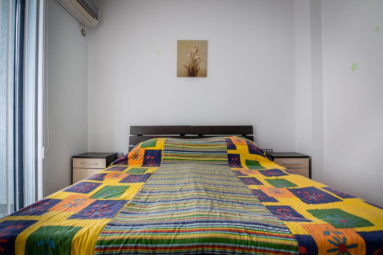 Cozy One-Bedroom Apartment In Night Breeze Бургас Экстерьер фото