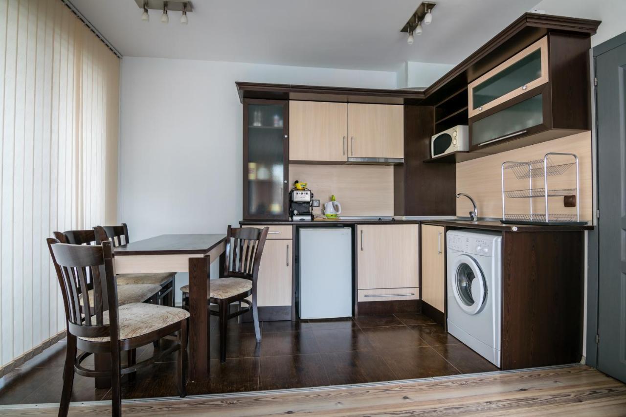 Cozy One-Bedroom Apartment In Night Breeze Бургас Экстерьер фото