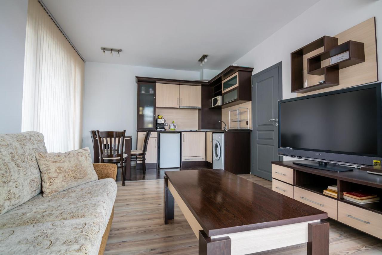 Cozy One-Bedroom Apartment In Night Breeze Бургас Экстерьер фото